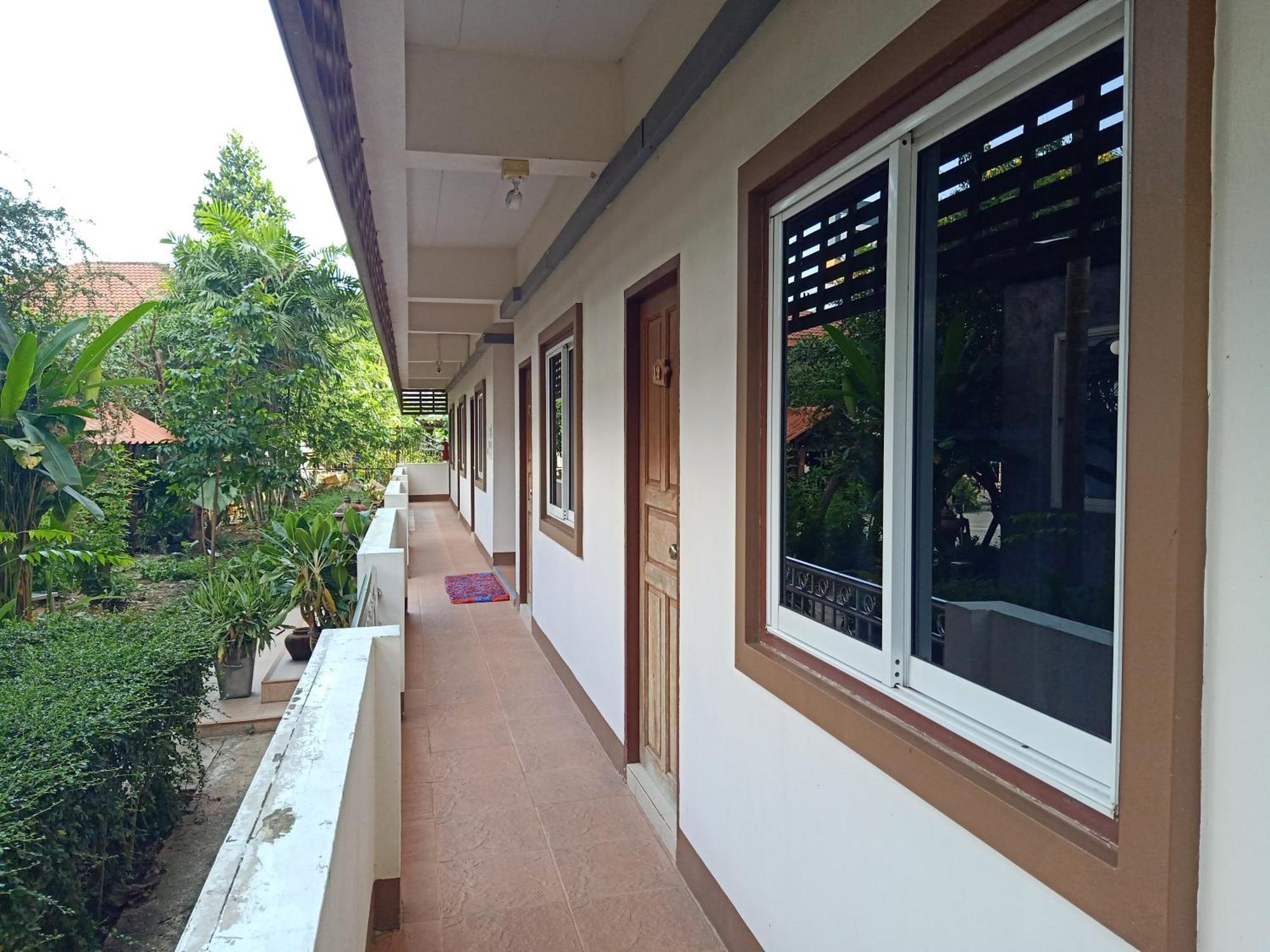 Phumchan Place Hotel Phayao Buitenkant foto